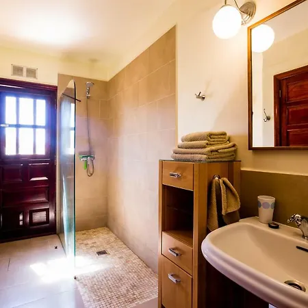 Esselle Villa *